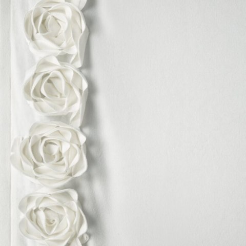 ZASŁONA GOTOWA ROSES 14 NA TAŚMIE 140 X 270 CM KREMOWY ZASŁONA GOTOWA ROSES 14 NA TAŚMIE 140 X 270 CM KREMOWY