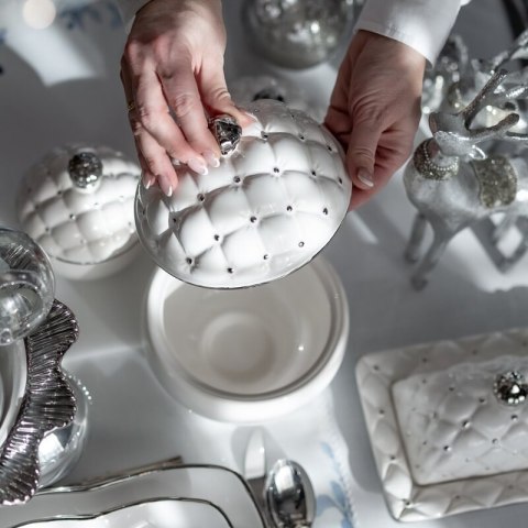 CERAMIKA O 17 X 20 CM BIAŁY