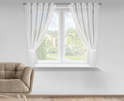 FIRANA GOTOWA BELLIS NA TAŚMIE 140 X 180 CM BIAŁY