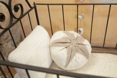 Lorena Canals Poduszka, Knitted cushion Cotton Boll Lorena Canals Poduszka, Knitted cushion Cotton Boll
