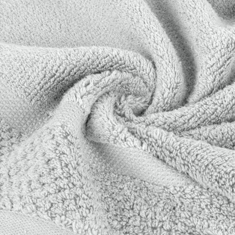 RĘCZNIK VILIA (02) 50 X 90 CM SREBRNY