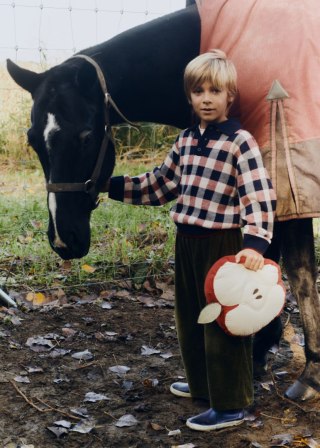 Poduszka dekoracyjna Jabłko, Farm, Lorena Canals