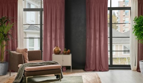ZASŁONA GOTOWA D91 ROSA NA TAŚMIE 135 X 300 CM CIEMNORÓŻOWY
