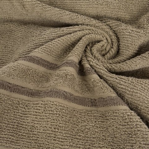 RĘCZNIK DINA (06) 30 X 50 CM CIEMNOBEŻOWY