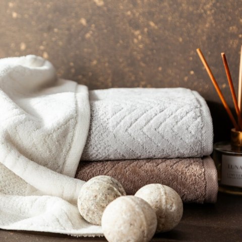 RĘCZNIK LOREN (02) 70 X 140 CM SREBRNY RĘCZNIK LOREN (02) 70 X 140 CM SREBRNY