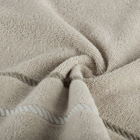 RĘCZNIK NEL (04) 70 X 140 CM BEŻOWY RĘCZNIK NEL (04) 70 X 140 CM BEŻOWY