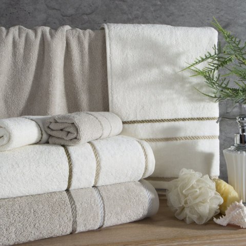 RĘCZNIK NEL (07) 30 X 50 CM CIEMNOZIELONY RĘCZNIK NEL (07) 30 X 50 CM CIEMNOZIELONY