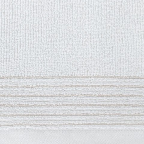 RĘCZNIK LARI (01) 30 X 50 CM BIAŁY