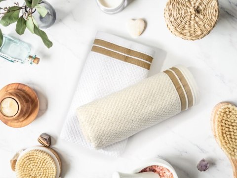 RĘCZNIK MADLEN (02) 30 X 50 CM KREMOWY