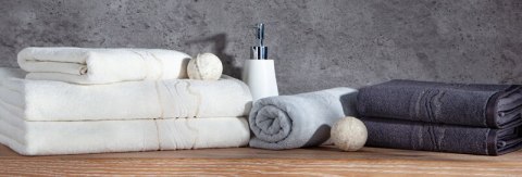 RĘCZNIK KARIN (01) 30 X 50 CM BIAŁY