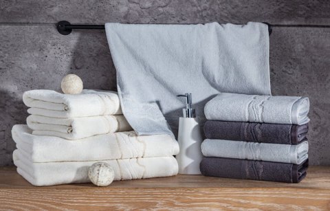 RĘCZNIK KARIN (01) 50 X 90 CM BIAŁY