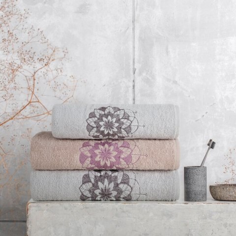 KOMPLET RĘCZNIKÓW 3 56 X 36 X 7 CM KREMOWY