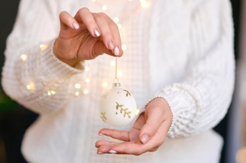 BOMBKA CHOINKOWA SZKLANA FI 8 CM KREMOWY BOMBKA CHOINKOWA SZKLANA FI 8 CM KREMOWY