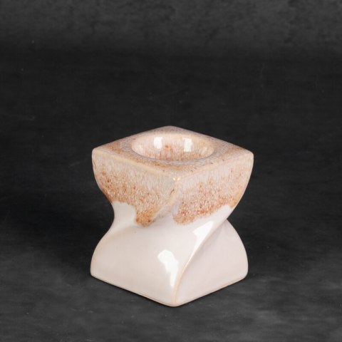 ŚWIECZNIK DEKORACYJNY RUBEN (01) 7 X 7 X 8 CM KREMOWY ŚWIECZNIK DEKORACYJNY RUBEN (01) 7 X 7 X 8 CM KREMOWY