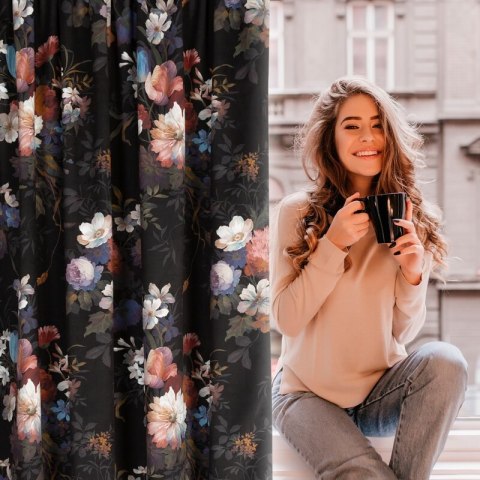 ZASŁONA GOTOWA KAREN NA TAŚMIE 140 X 270 CM CZARNY ZASŁONA GOTOWA KAREN NA TAŚMIE 140 X 270 CM CZARNY