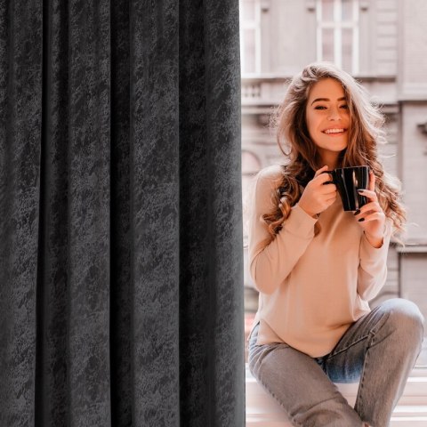 ZASŁONA GOTOWA RIVA NA TAŚMIE 140 X 270 CM CZARNY ZASŁONA GOTOWA RIVA NA TAŚMIE 140 X 270 CM CZARNY