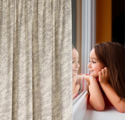 ZASŁONA GOTOWA RIVA NA TAŚMIE 140 X 270 CM KREMOWY ZASŁONA GOTOWA RIVA NA TAŚMIE 140 X 270 CM KREMOWY