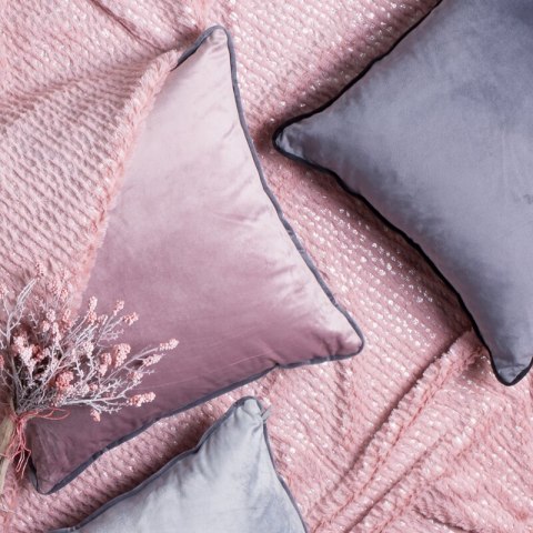 POSZEWKA MEL 40 X 40 CM CZARNY POSZEWKA MEL 40 X 40 CM CZARNY