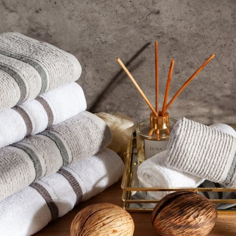 RĘCZNIK DINA (07) 70 X 140 CM MUSZTARDOWY