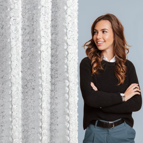 ZASŁONA GOTOWA ROSES 6 NA TAŚMIE 140 X 270 CM BIAŁY ZASŁONA GOTOWA ROSES 6 NA TAŚMIE 140 X 270 CM BIAŁY